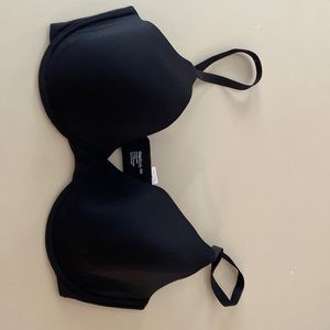 Never worn GapBody favorite t-shirt 36D Bra